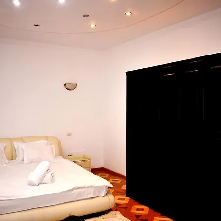 Grand Sala Palatului Apartment
