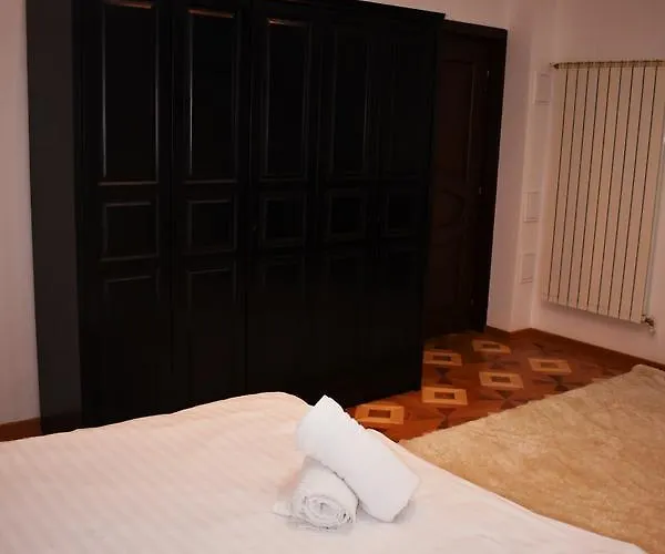 Grand Sala Palatului 부쿠레슈티